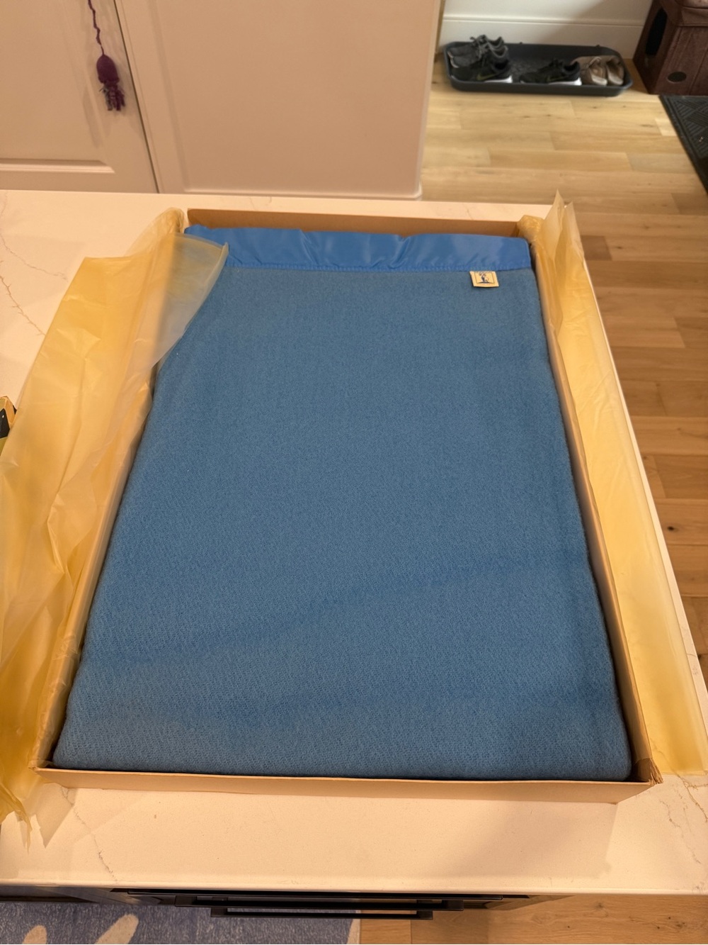 Kenwood 100% Pure New Wool Blanket Made in Canada Space Blue 71x87 NWT Mothproof